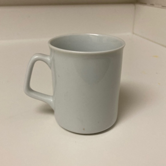 Rare 1992 Euro Disney Mickey Mouse Mug 10 oz - Picture 2 of 3